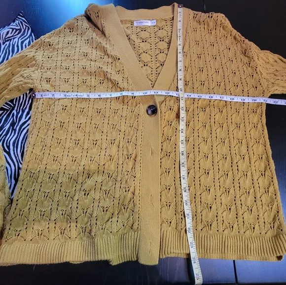 Chartreuse Cardigan Set - Picture 7 of 8